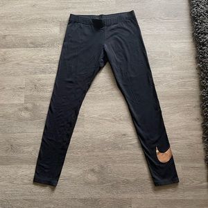 Women’s Nike Fashion Leggings M